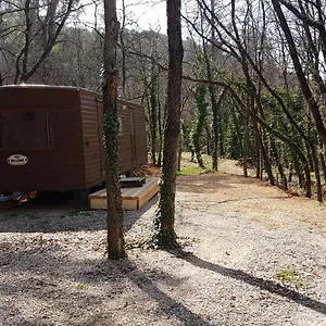 https://mobil-home-a-la-ferme-en-provence.fr-provencehotel.com
